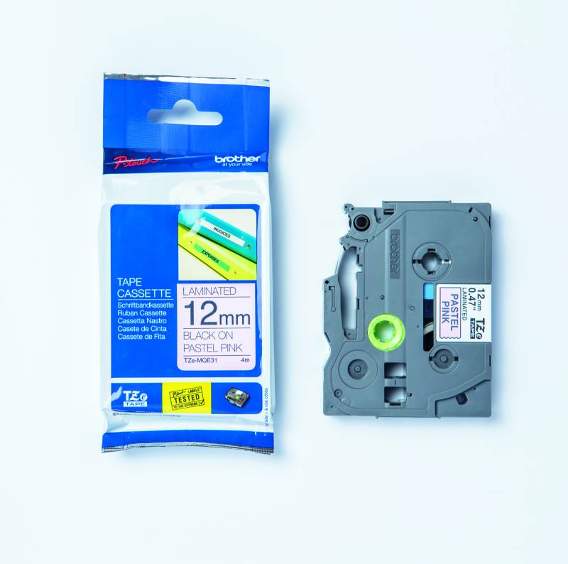 Brother TZe-MQE31 printer sort tekst på lyserød lamineret tape