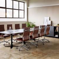 Møderum 4 med antracit konferencebord 320cm, 8 stole og kontorskab