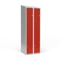 Garderobeskab 2x300mm med skråt tag, 2 delt Z-døre i rød med greb til hængelåse