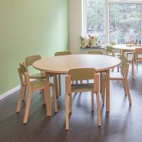 Rundt elevbord &Oslash;120cm i birk laminat med massive birk ben, h&oslash;jde 72cm 