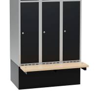 H&oslash;j sokkel til garderobeskab 90x55x32cm med siddeb&aelig;nk i birk