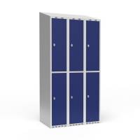 Garderobeskab 3x300mm med skråt tag, 2 rum i højden med blå døre og greb til hængelåse