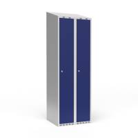 Garderobeskab 2x300mm med skråt tag, døre i blå med cylinderlåse
