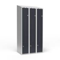 Garderobeskab 3x300mm med skråt tag, 2 delt Z-døre i antracit med greb for hængelåse