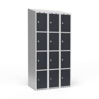 Garderobeskab 3x300mm med skråt tag, 4 rum i højden med antracit døre og greb til hængelåse