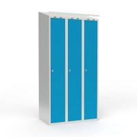 Skoleskab i stål med 3 rum, skråt tag og hængelås 90x55x190cm lys blå