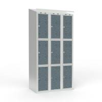 Skoleskab 90x55x190cm, 9 rum, skråt tag, sorte døre, hængelåse