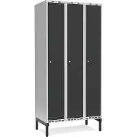 Garderobeskab med cylinderlås og benramme 3x300mm antracit