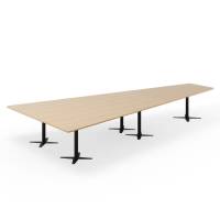 Office konferencebord trapezformet 500x236cm eg p&aring; sort stel