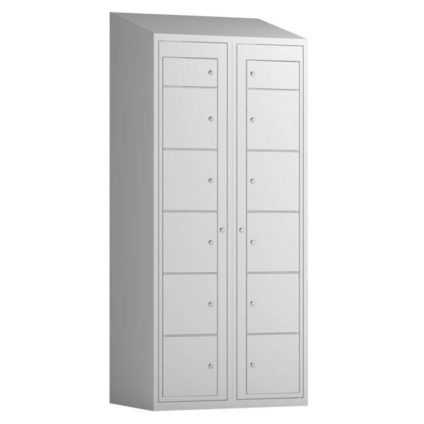 Tøjudleveringsskab 2x6 rum med cylinderlås, med skråt tag og lysegrå døre