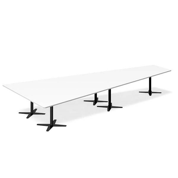 Office konferencebord trapezformet 500x236,5cm hvid med sort stel