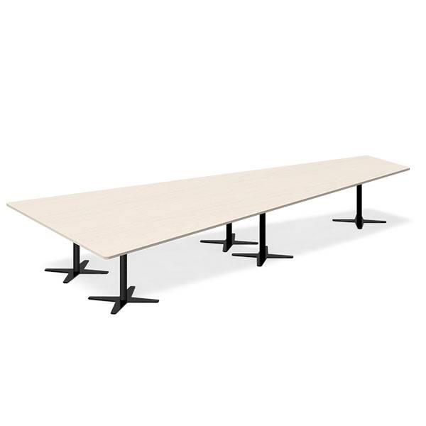 Office konferencebord trapezformet 500x236,5cm Birk med sort stel