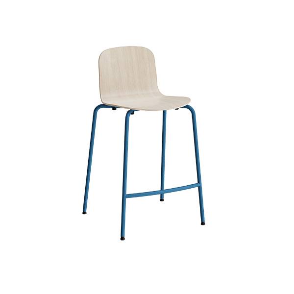 Barstol med hvidpigmenteret eg laminat og blåt understel