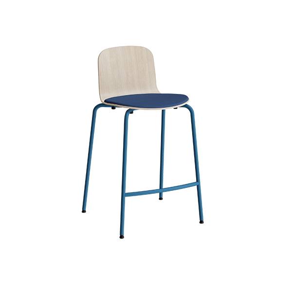 Barstol Add med eg laminat, bl&aring;t tekstil s&aelig;de, fodst&oslash;tte og bl&aring;t stel