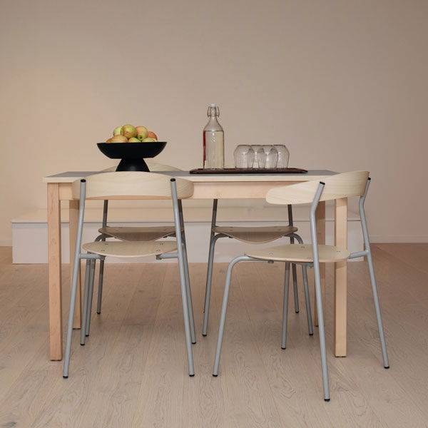 Olle caf&eacute;- eller kantinestol i birk laminat med alugr&aring;t stel