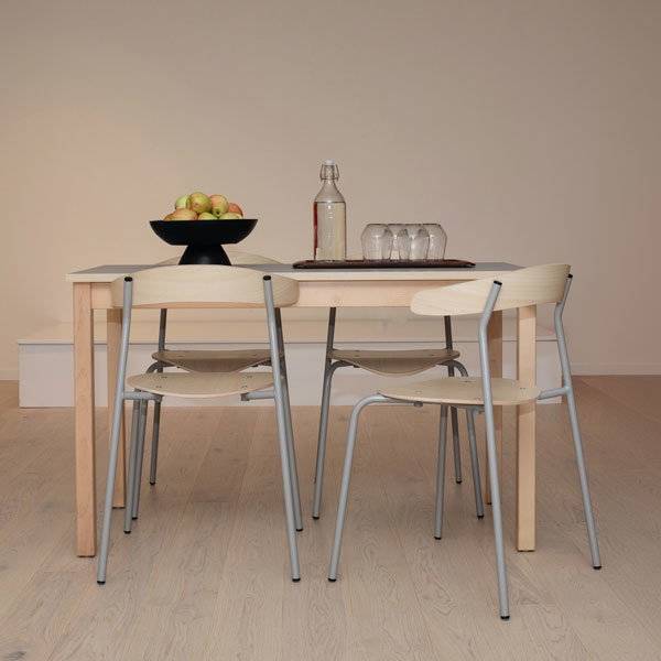 Olle caf&eacute;- eller kantinestol i birk laminat med alugr&aring;t stel