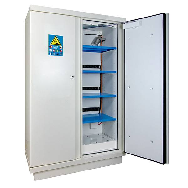 Batteriskab F90 LIA4 med selvlukkende l&aring;ger 1950x1137x618mm