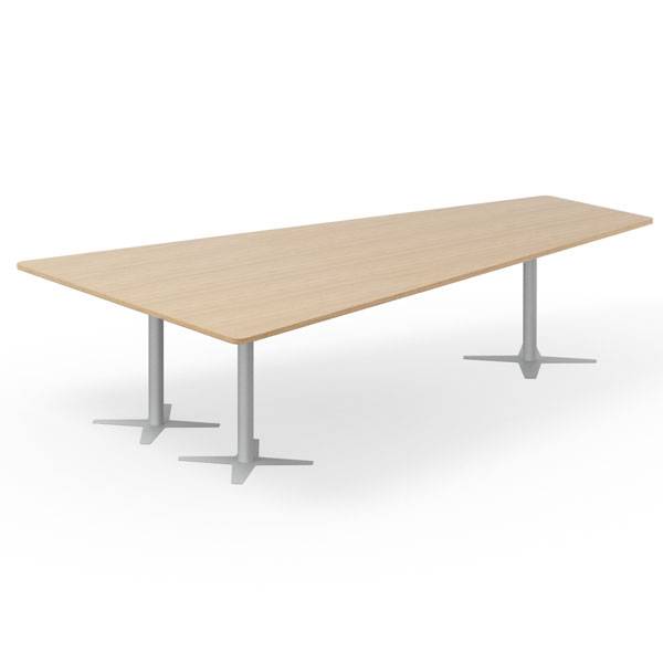 Office konferencebord trapezformet 320x180cm eg p&aring; s&oslash;lv stel