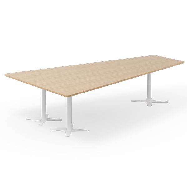 Office konferencebord trapezformet 320x180cm eg p&aring; hvidt stel