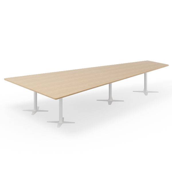 Office konferencebord trapezformet 440x217cm eg p&aring; hvidt stel