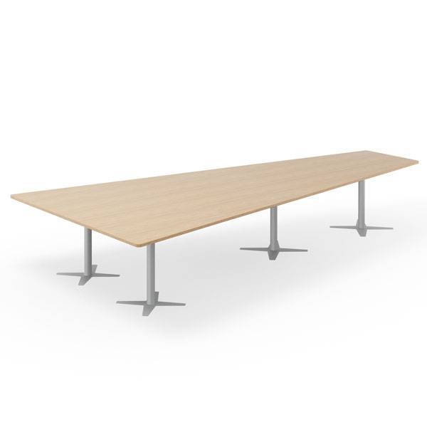 Office konferencebord trapezformet 440x217cm eg p&aring; s&oslash;lv stel