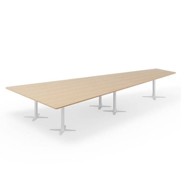 Office konferencebord trapezformet 500x236cm eg p&aring; hvidt stel