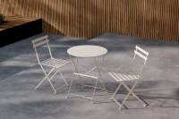 Tao cafes&aelig;t med bord &Oslash;60cm og 2 stole i st&aring;l beige